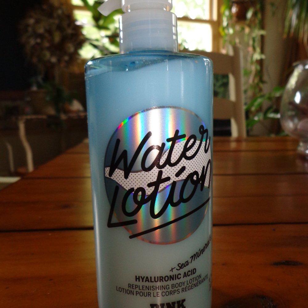 New PINK Water Lotion Replenishing Body Lotion with Hyaluronic Acid 14 fl. oz. - Picture 3 of 11